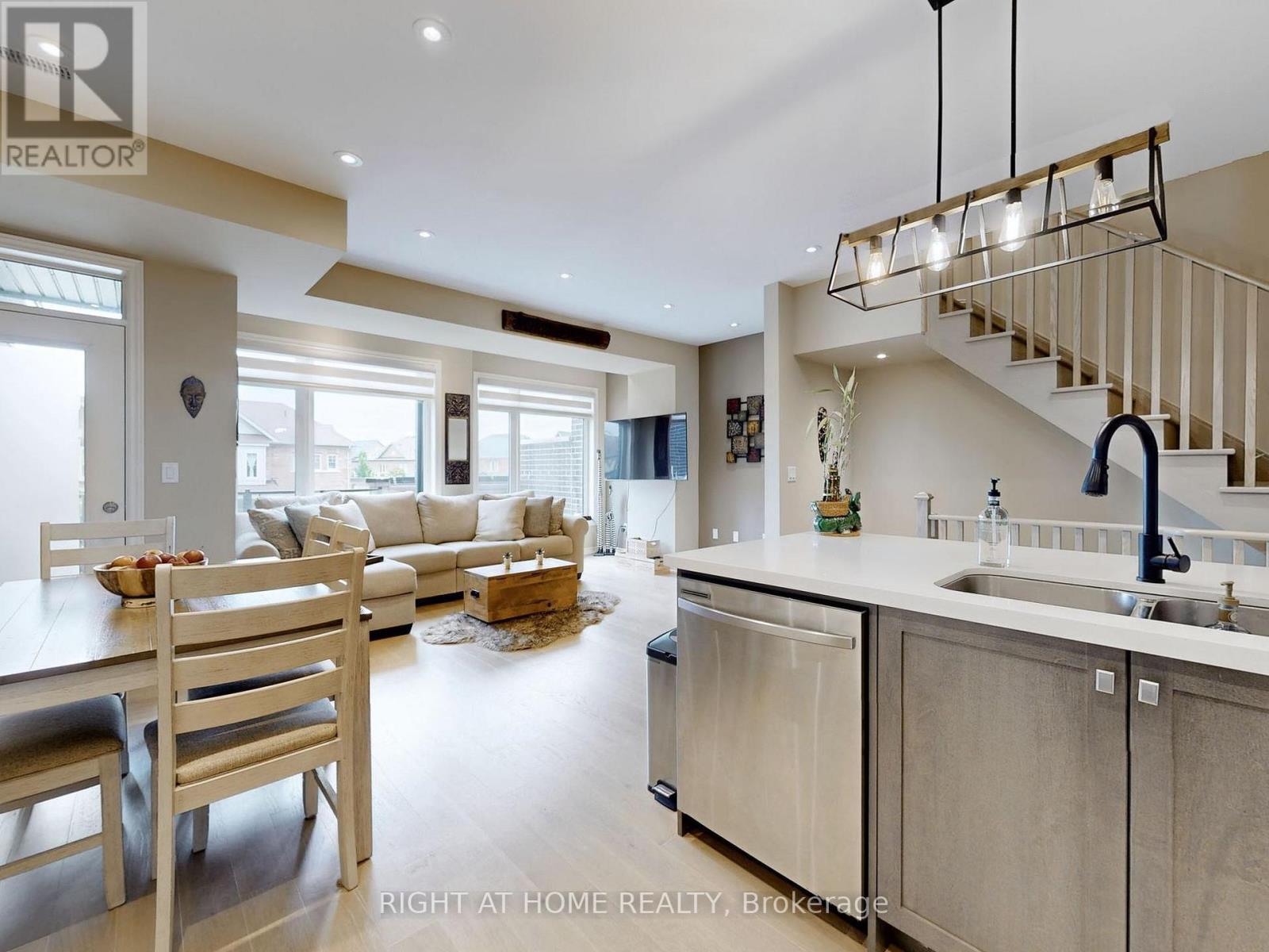 279 Moody Drive, Vaughan, Ontario  L4H 3N5 - Photo 14 - N12446726