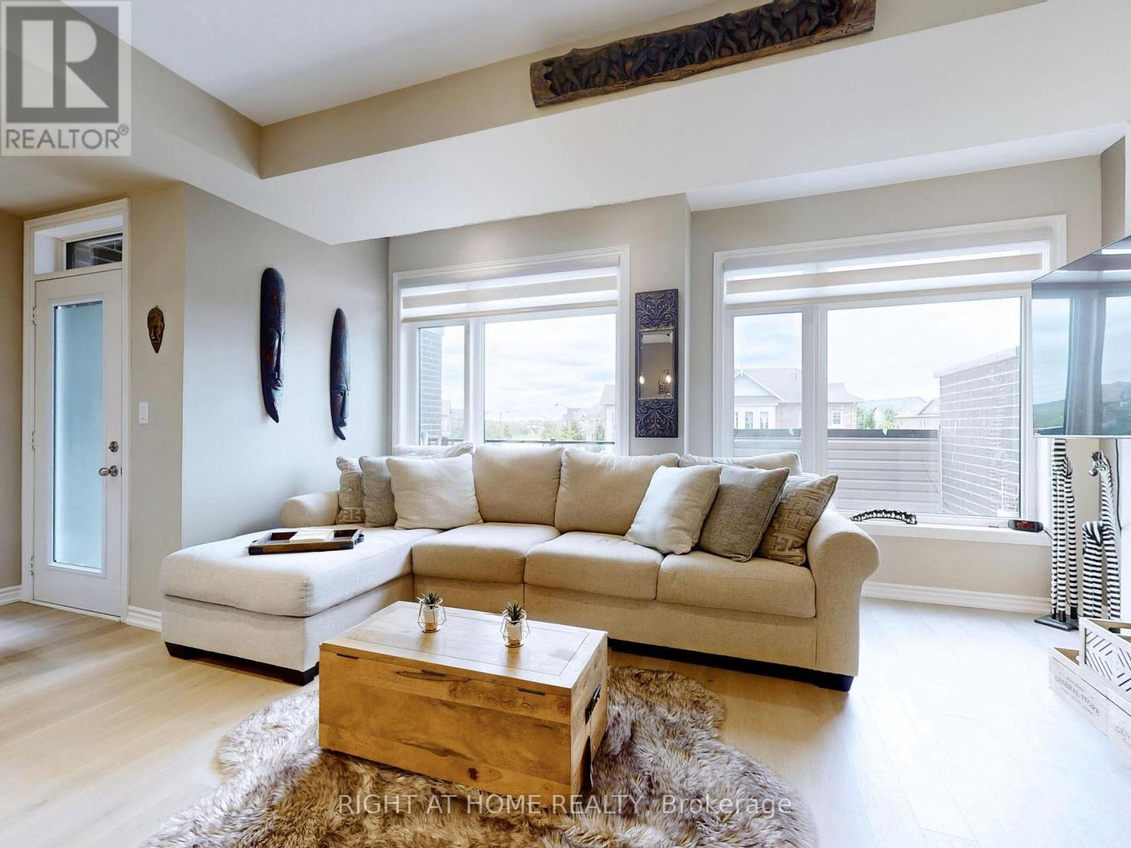 279 Moody Drive, Vaughan, Ontario  L4H 3N5 - Photo 6 - N12446726