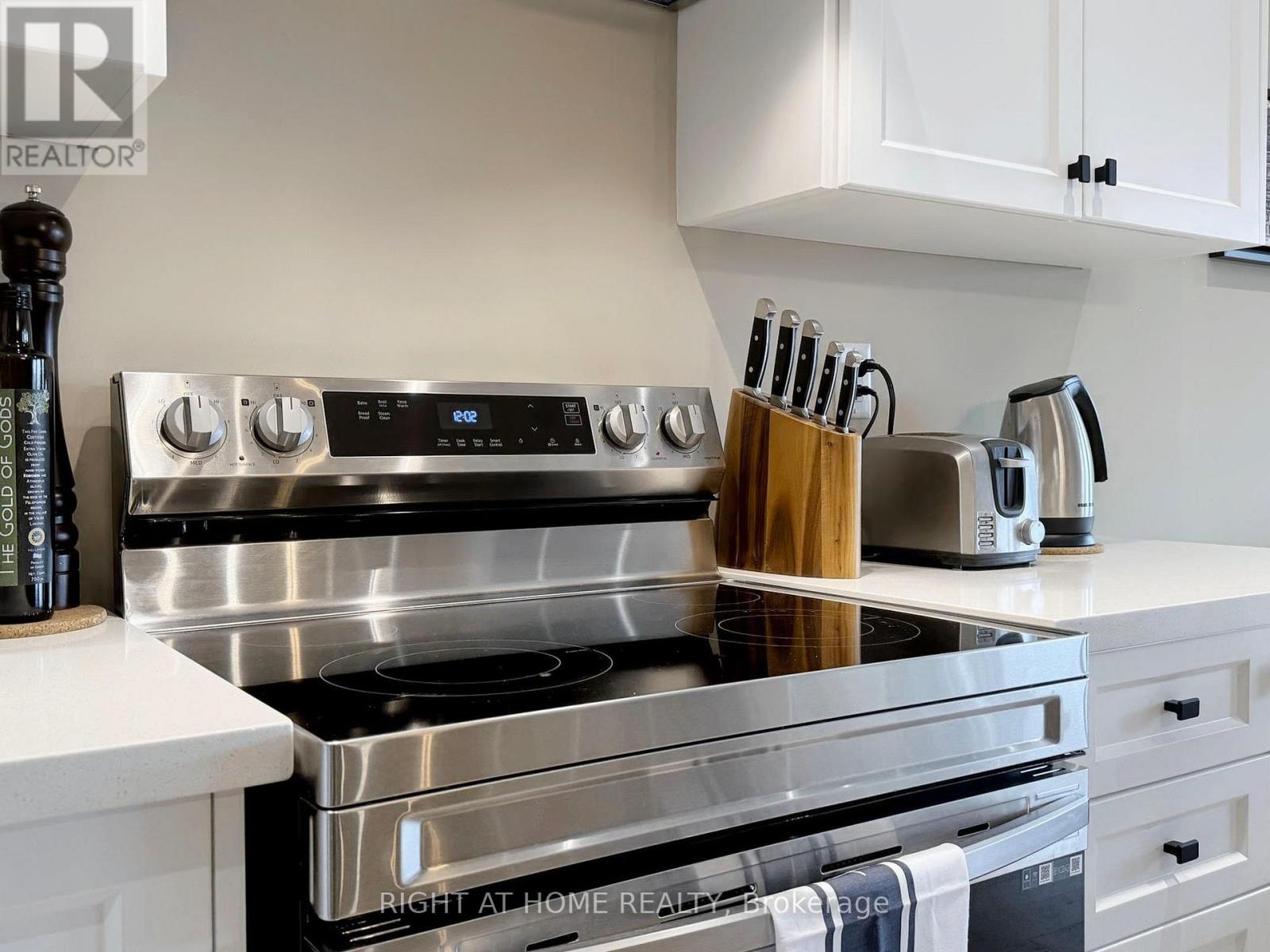 279 Moody Drive, Vaughan, Ontario  L4H 3N5 - Photo 15 - N12446726