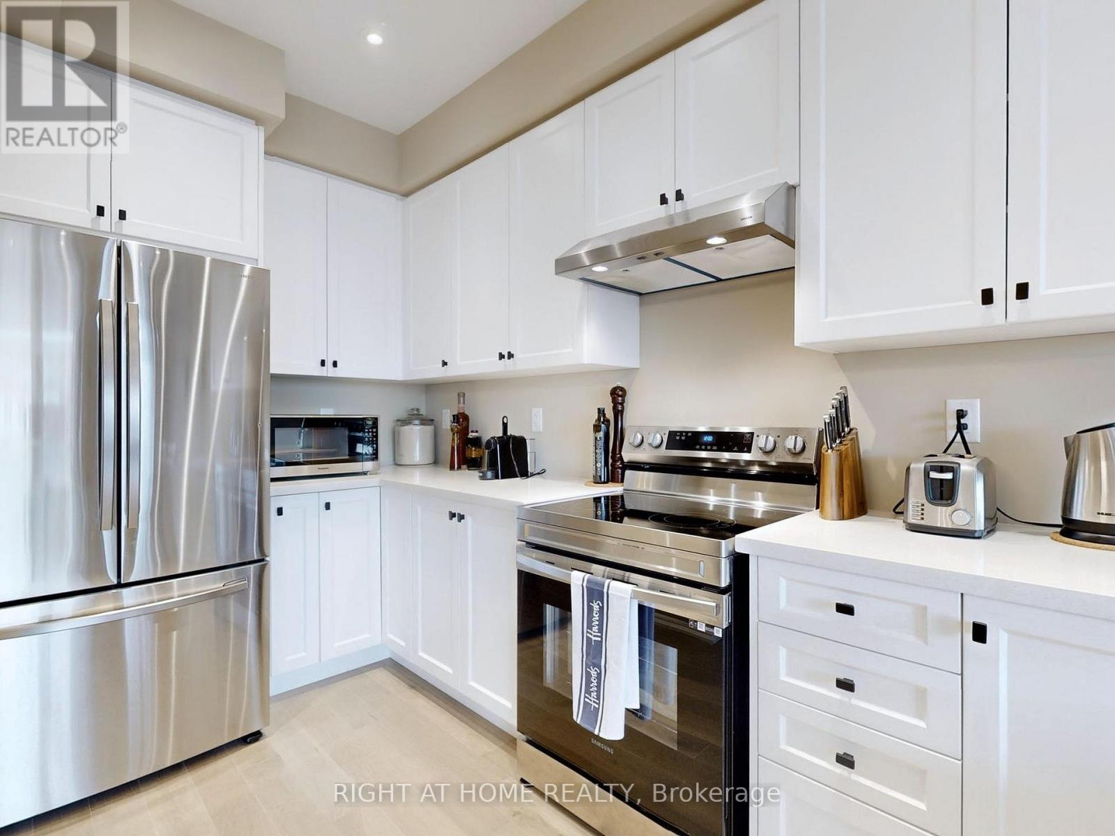 279 Moody Drive, Vaughan, Ontario  L4H 3N5 - Photo 12 - N12446726