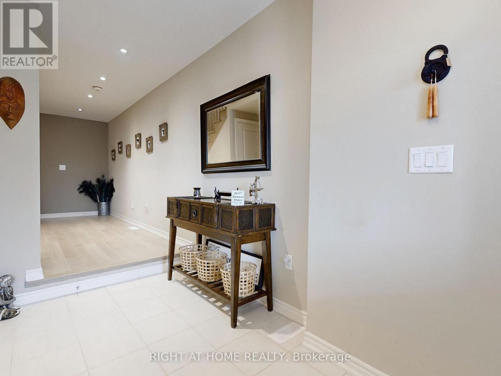 279 Moody Drive, Vaughan, Ontario  L4H 3N5 - Photo 3 - N12446726