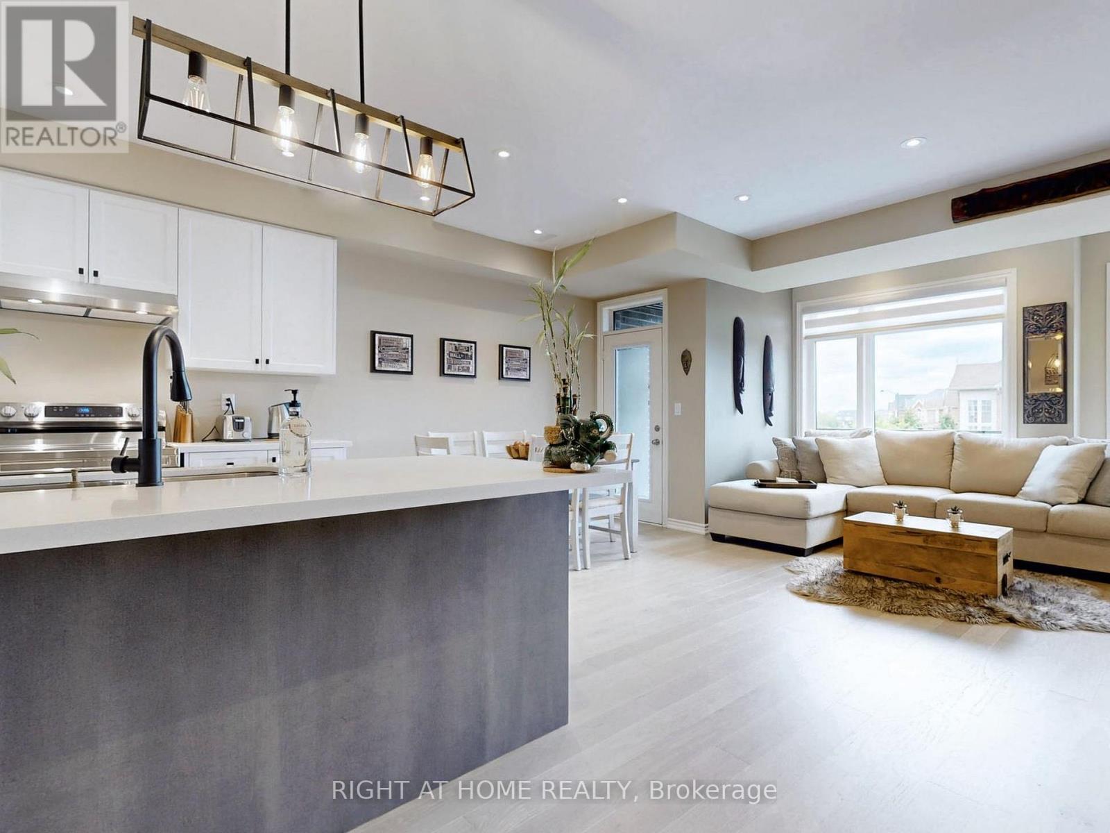 279 Moody Drive, Vaughan, Ontario  L4H 3N5 - Photo 9 - N12446726