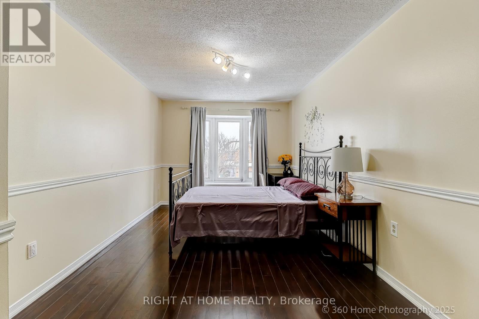 5502 Cosmic Crescent, Mississauga, Ontario  L4Z 3R9 - Photo 21 - W12773844