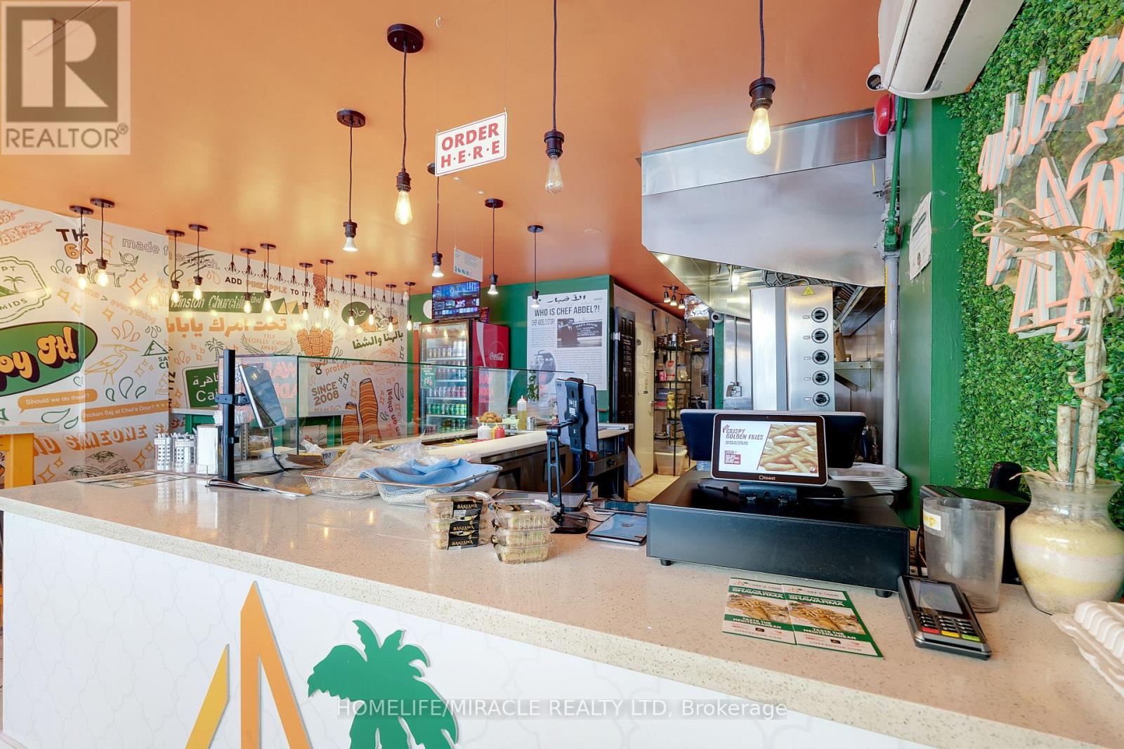 723 Lakeshore Road E, Mississauga, Ontario  L5G 1J7 - Photo 3 - W12777728