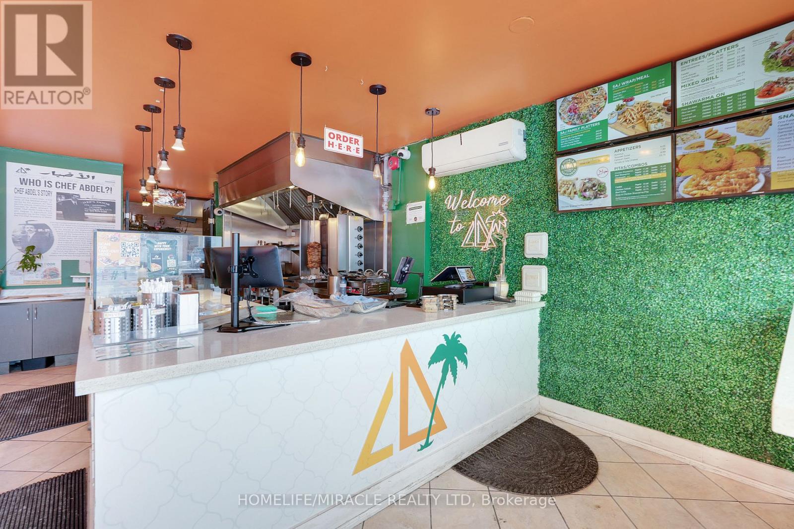 723 Lakeshore Road E, Mississauga, Ontario  L5G 1J7 - Photo 4 - W12777728