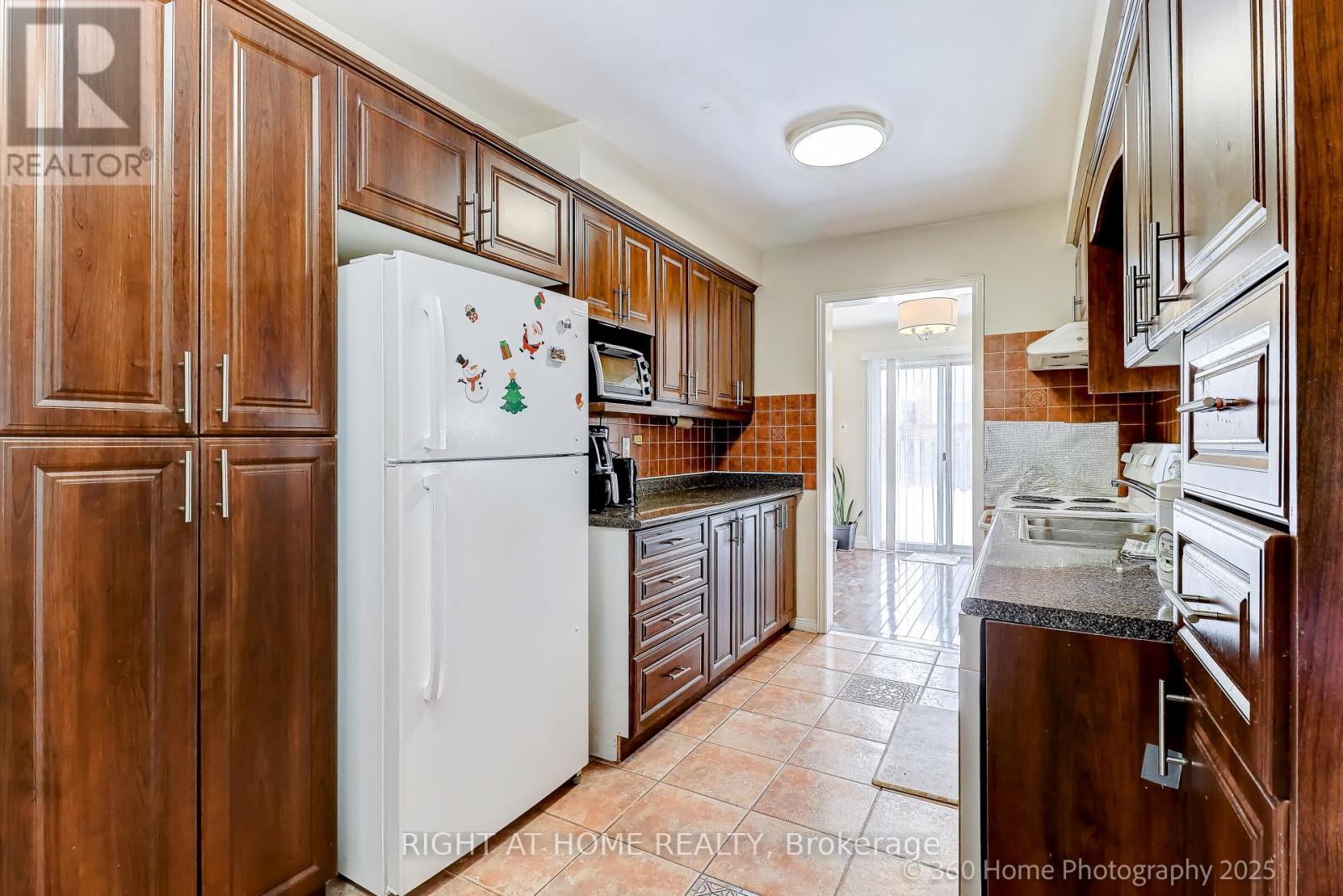 5502 Cosmic Crescent, Mississauga, Ontario  L4Z 3R9 - Photo 6 - W12773844