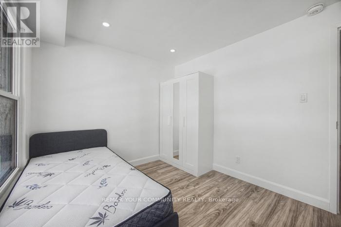 #1 Main - 69 Blythwood Road N, Waterloo, Ontario  N2L 3Z9 - Photo 14 - X12750422