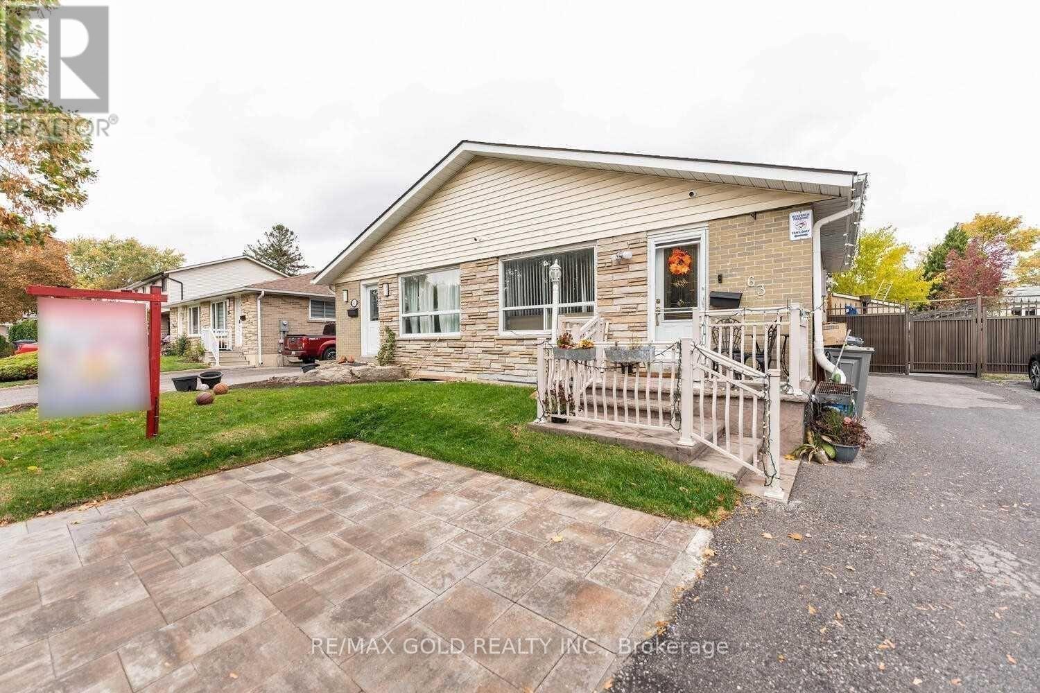 63 Newstead Crescent, Brampton, Ontario  L6V 2A8 - Photo 2 - W12779764