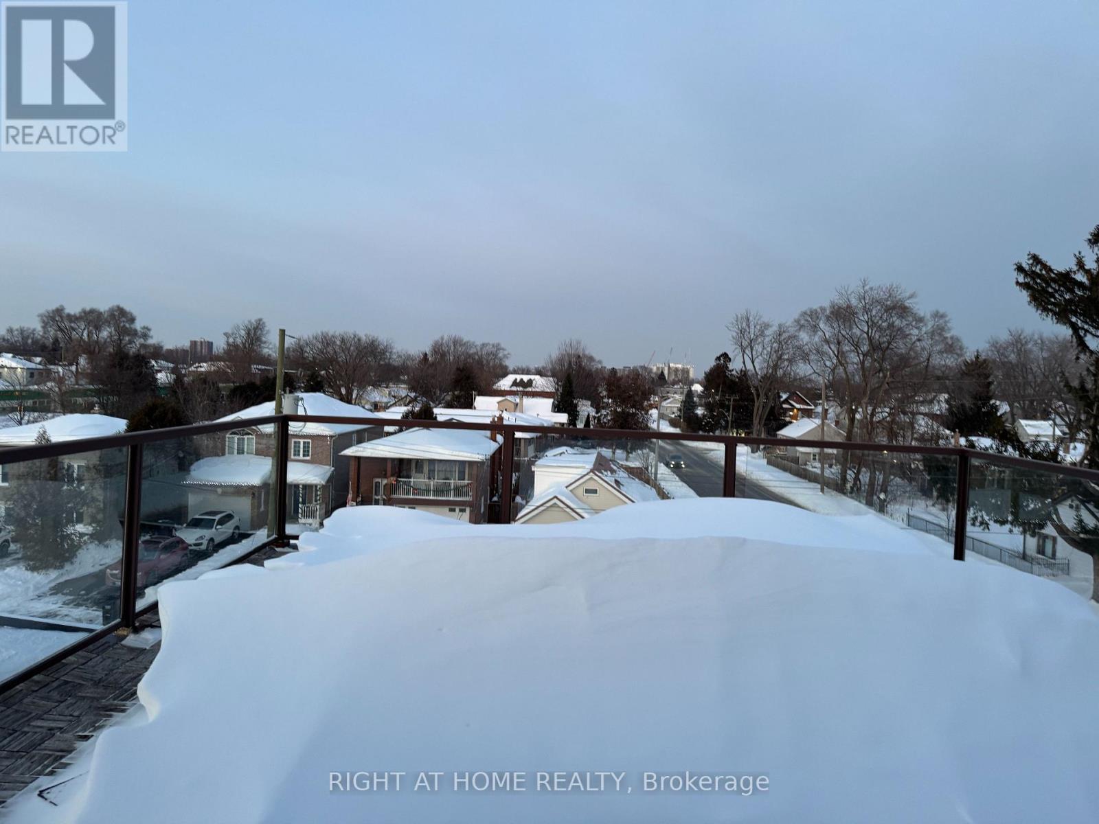 1090 Westmount Avenue, Mississauga, Ontario  L5E 1X7 - Photo 28 - W12779796