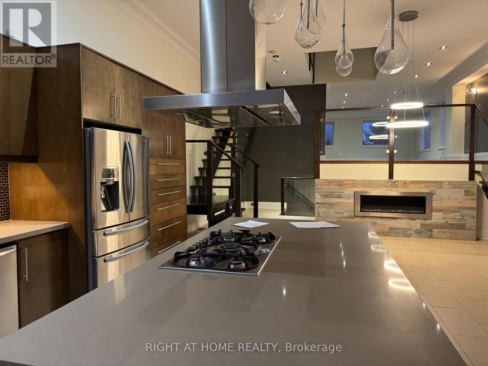 1090 Westmount Avenue, Mississauga, Ontario  L5E 1X7 - Photo 29 - W12779796