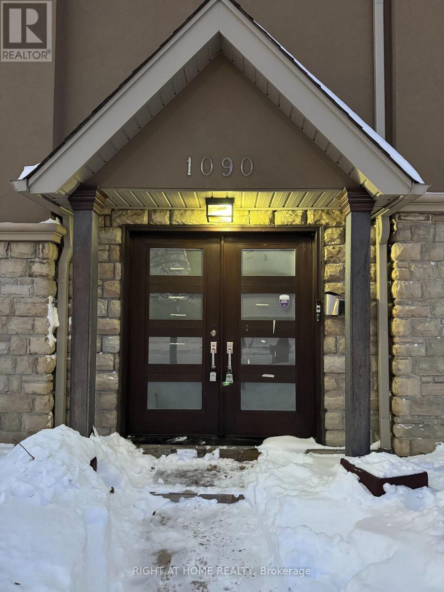 1090 Westmount Avenue, Mississauga, Ontario  L5E 1X7 - Photo 37 - W12779796