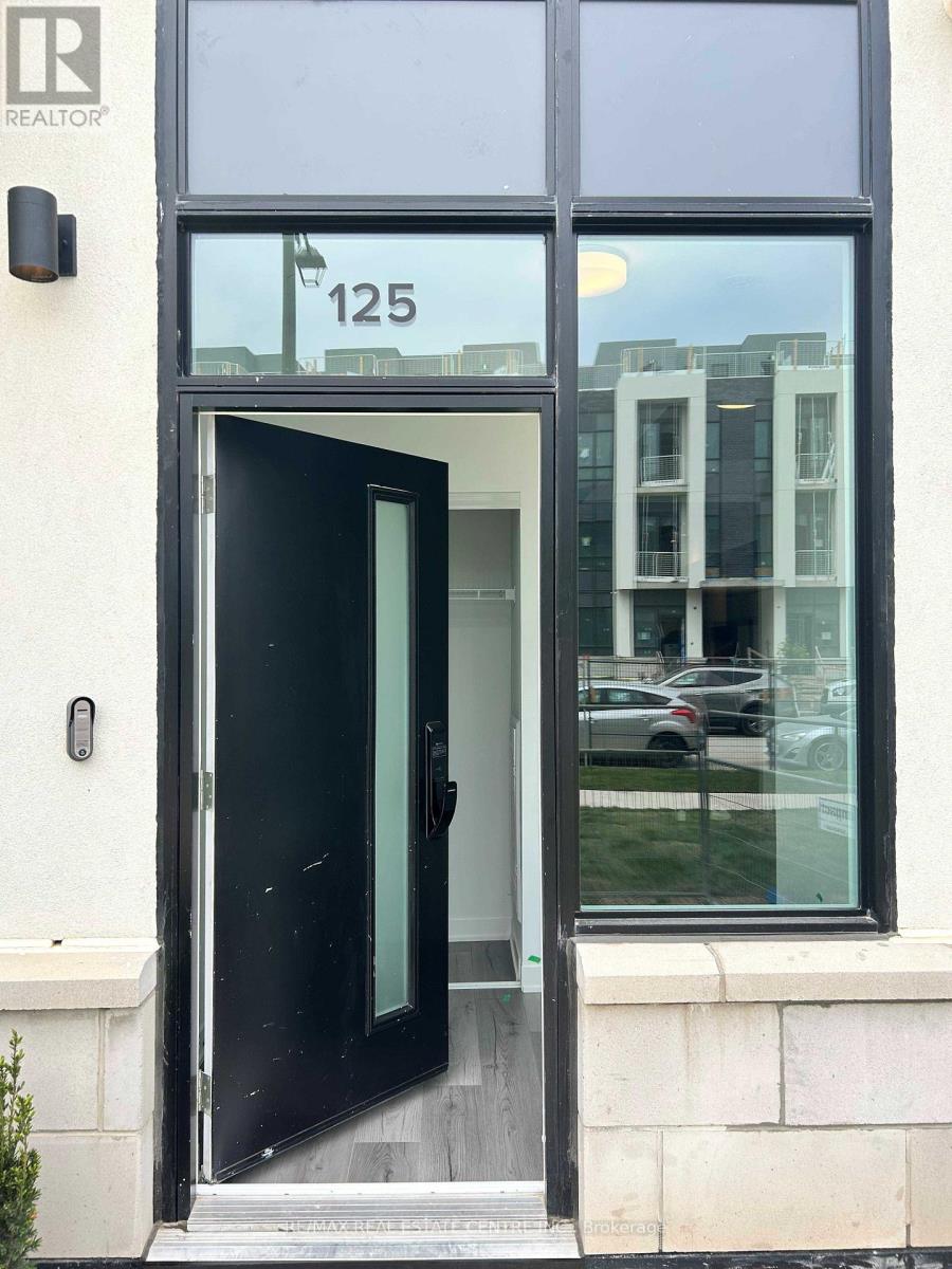 3020 Trailside Dr Drive Ne, Oakville, Ontario  L6M 4M2 - Photo 2 - W12779860