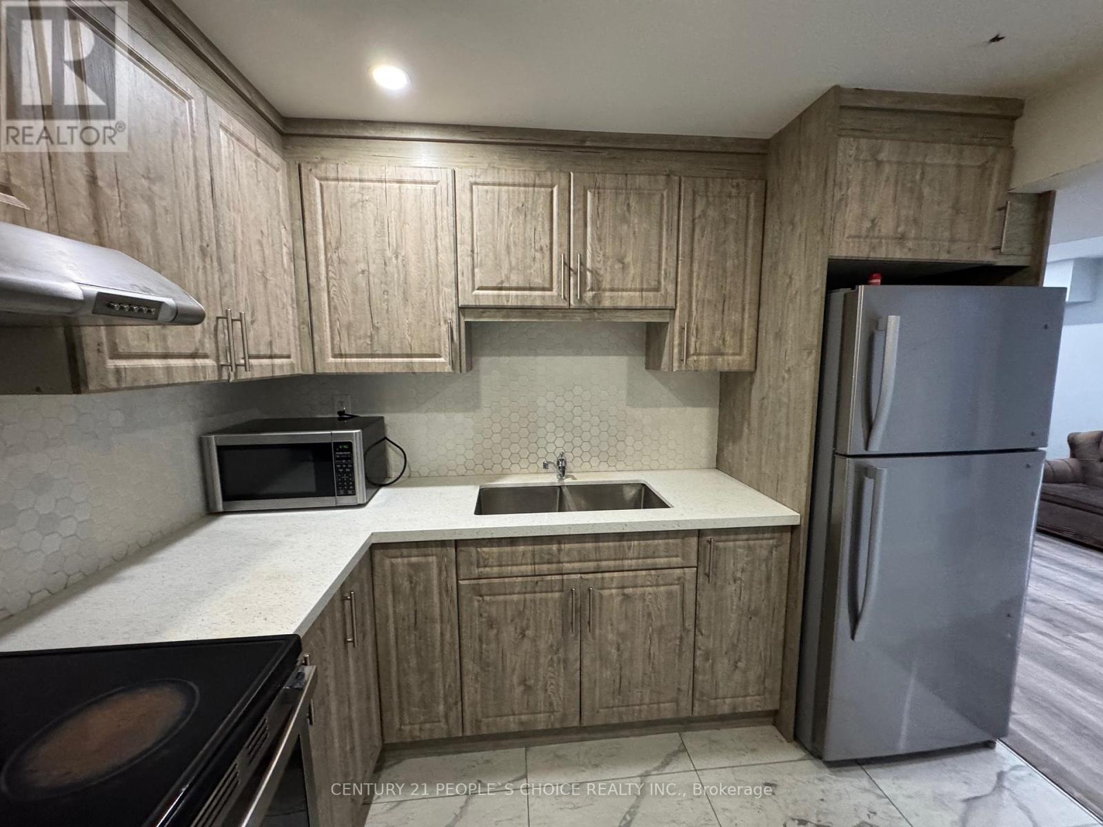 Bsmt - 9 Facet Street, Brampton, Ontario  L7A 4K7 - Photo 4 - W12779876