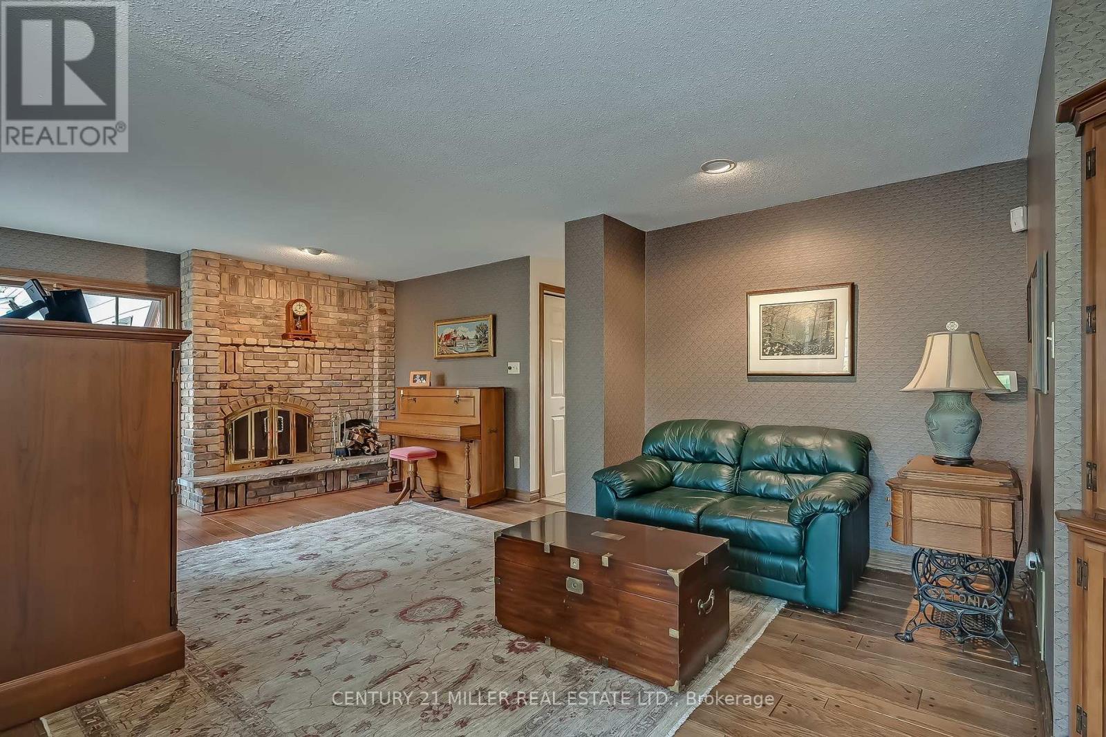 1296 Cumnock Crescent, Oakville, Ontario  L6J 2N7 - Photo 19 - W12779900