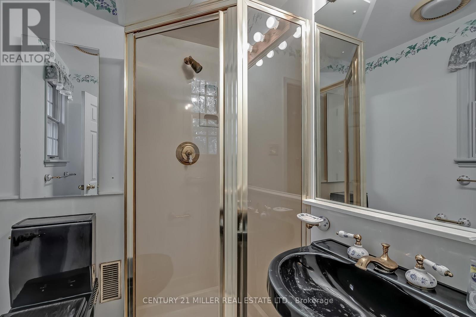 1296 Cumnock Crescent, Oakville, Ontario  L6J 2N7 - Photo 27 - W12779900