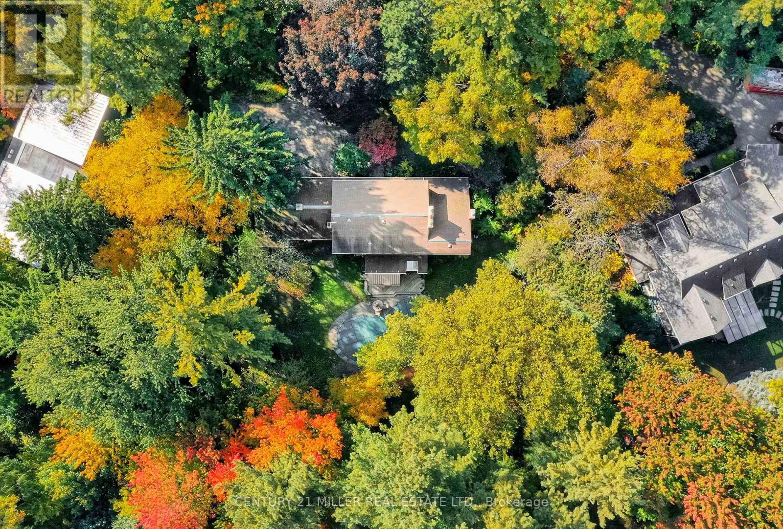 1296 Cumnock Crescent, Oakville, Ontario  L6J 2N7 - Photo 3 - W12779900