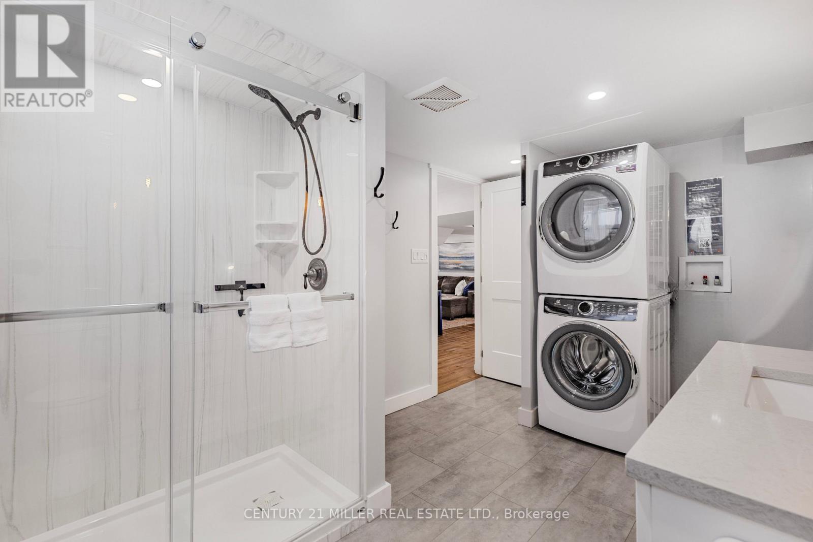 Suite - 248 Kingsleigh Court, Milton, Ontario  L9T 1X7 - Photo 19 - W12779904