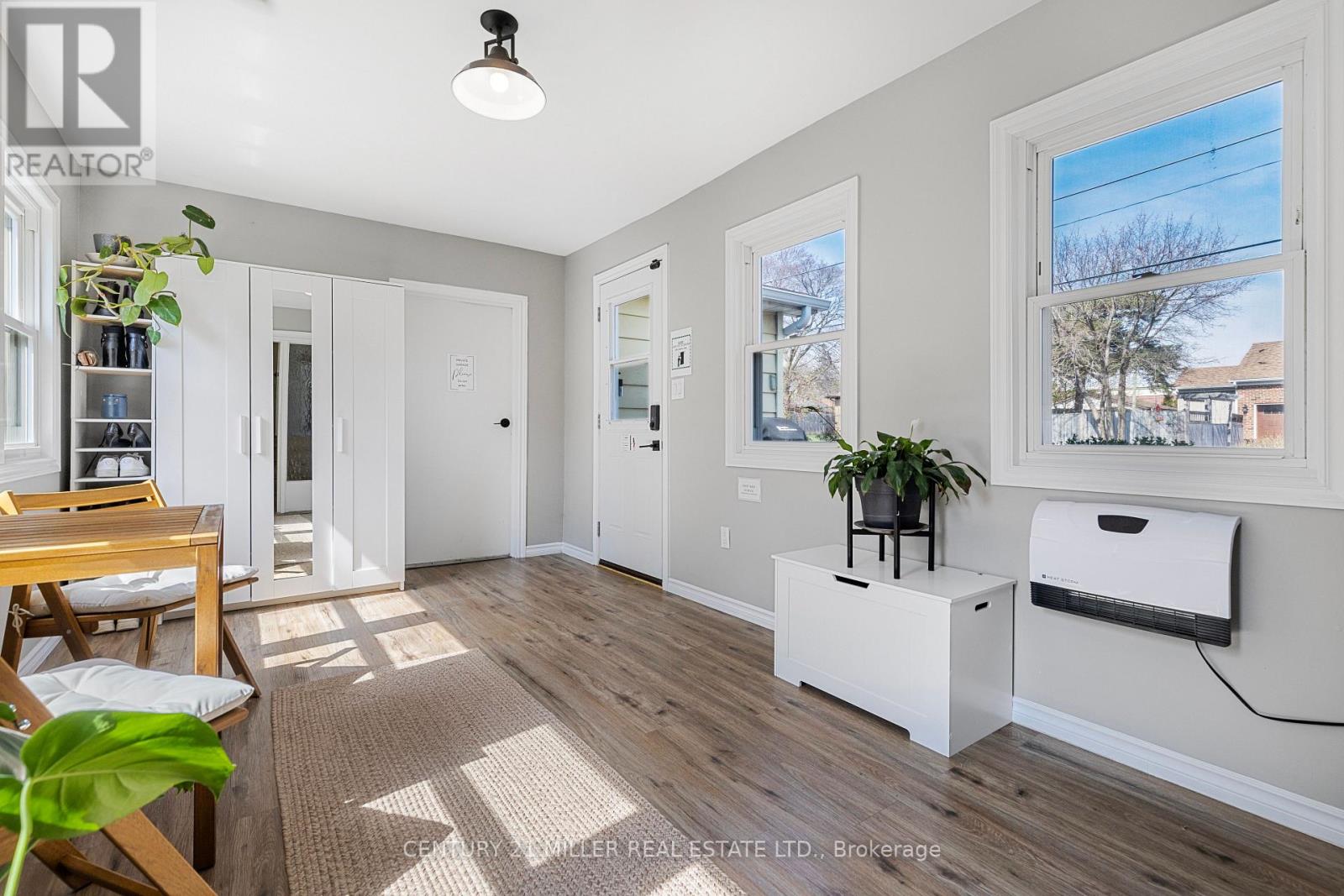 Suite - 248 Kingsleigh Court, Milton, Ontario  L9T 1X7 - Photo 4 - W12779904