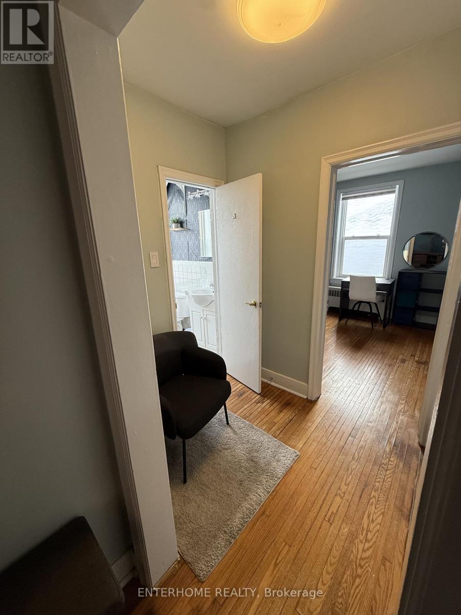 6 - 51 Queen East Street S, Brampton, Ontario  L6W 3P1 - Photo 6 - W12779910