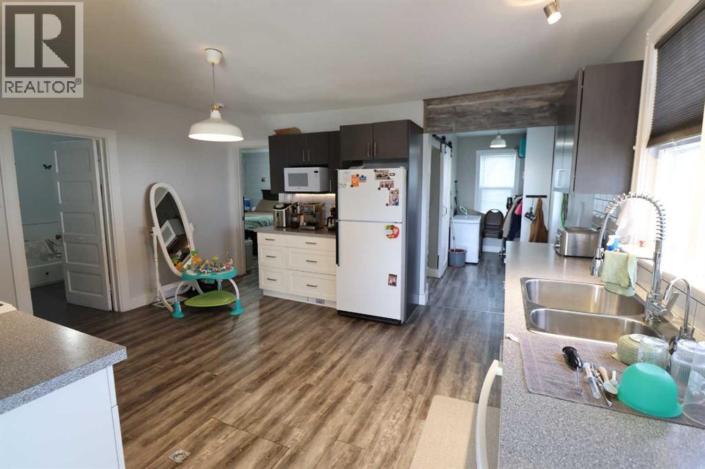 5009 41 Ave, Taber, Alberta  T0K 1A7 - Photo 6 - A2284090