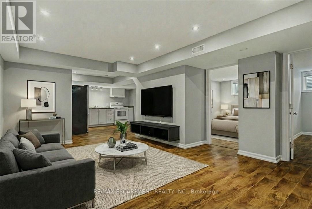 20 Shirley Street, Hamilton, Ontario  L9H 4S3 - Photo 11 - X12779770