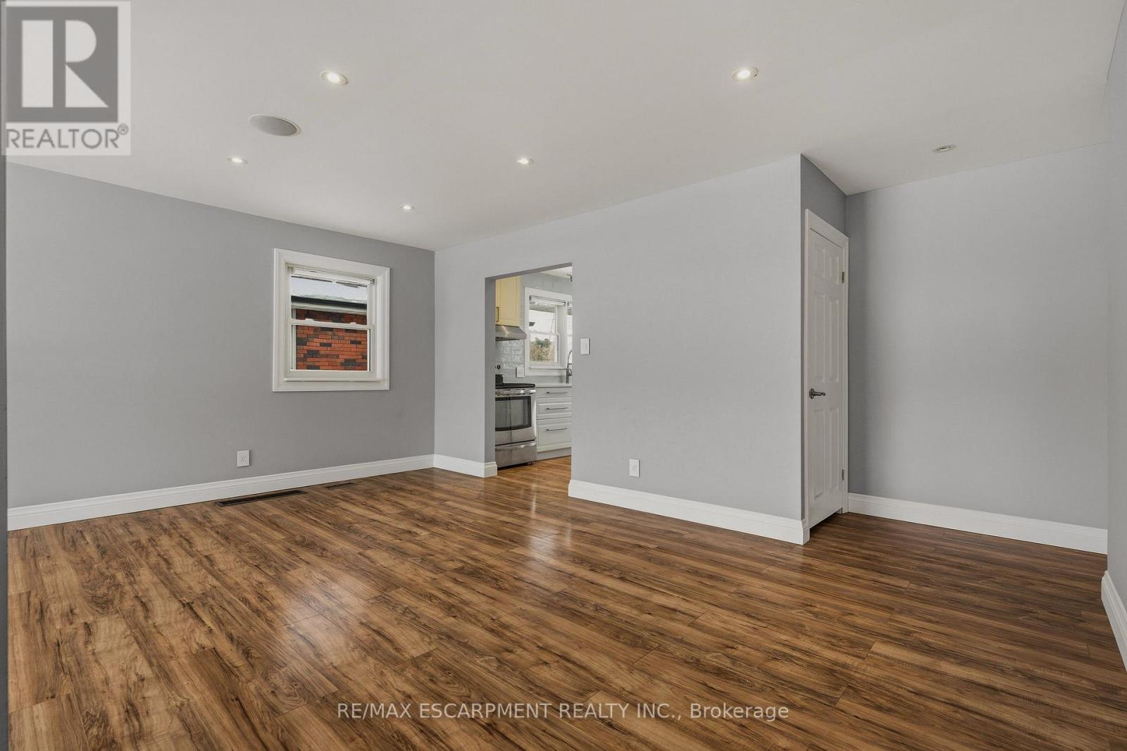 20 Shirley Street, Hamilton, Ontario  L9H 4S3 - Photo 16 - X12779770