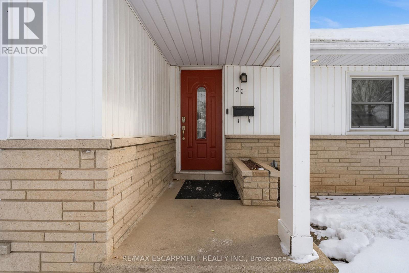 20 Shirley Street, Hamilton, Ontario  L9H 4S3 - Photo 2 - X12779770