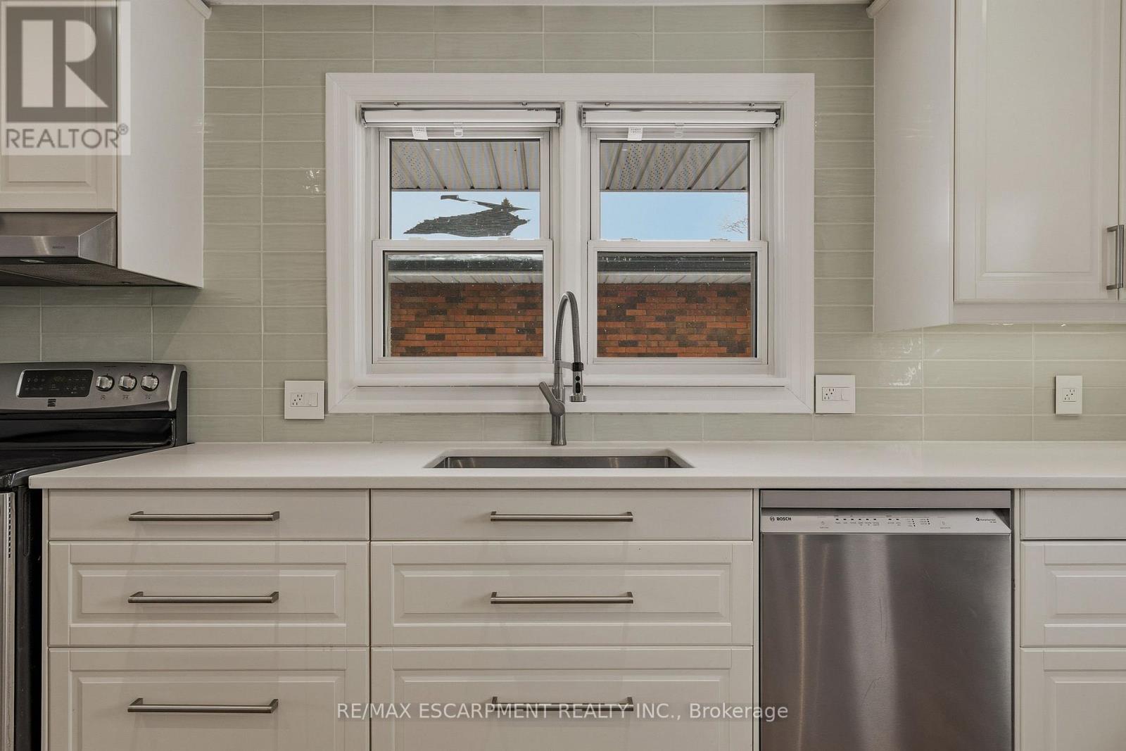 20 Shirley Street, Hamilton, Ontario  L9H 4S3 - Photo 23 - X12779770