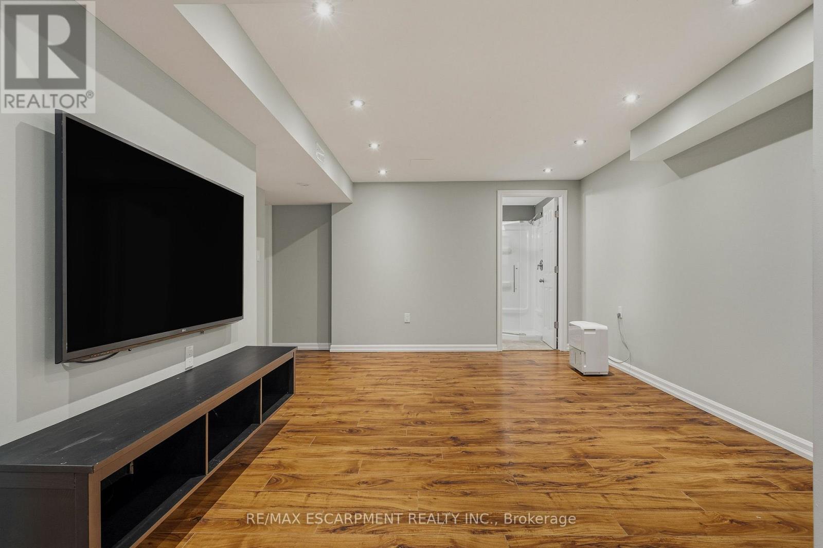 20 Shirley Street, Hamilton, Ontario  L9H 4S3 - Photo 37 - X12779770