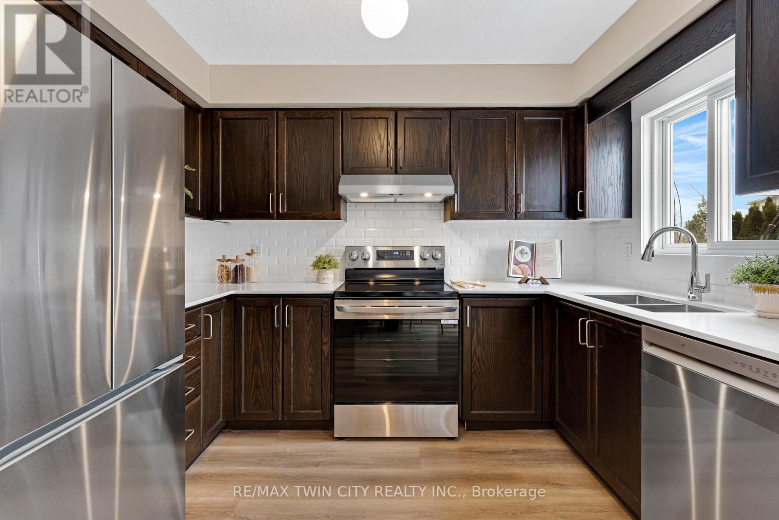 355 Fisher Mills Road, Cambridge, Ontario  N3C 4N5 - Photo 17 - X12779794