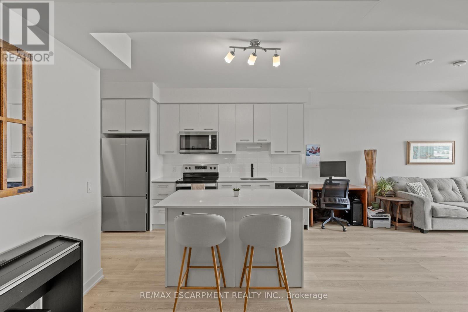 1110 - 385 Winston Road, Grimsby, Ontario  L3M 4E8 - Photo 6 - X12779798