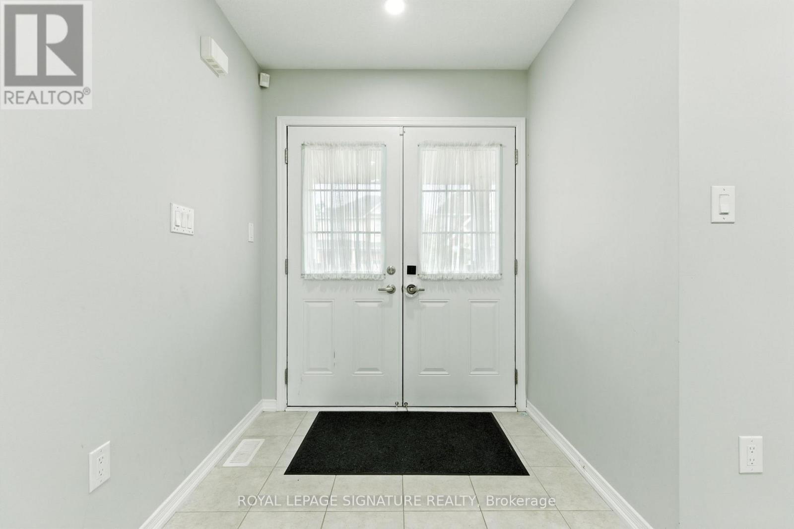 16 Froggy Drive, Thorold, Ontario  L3B 0G9 - Photo 3 - X12779834