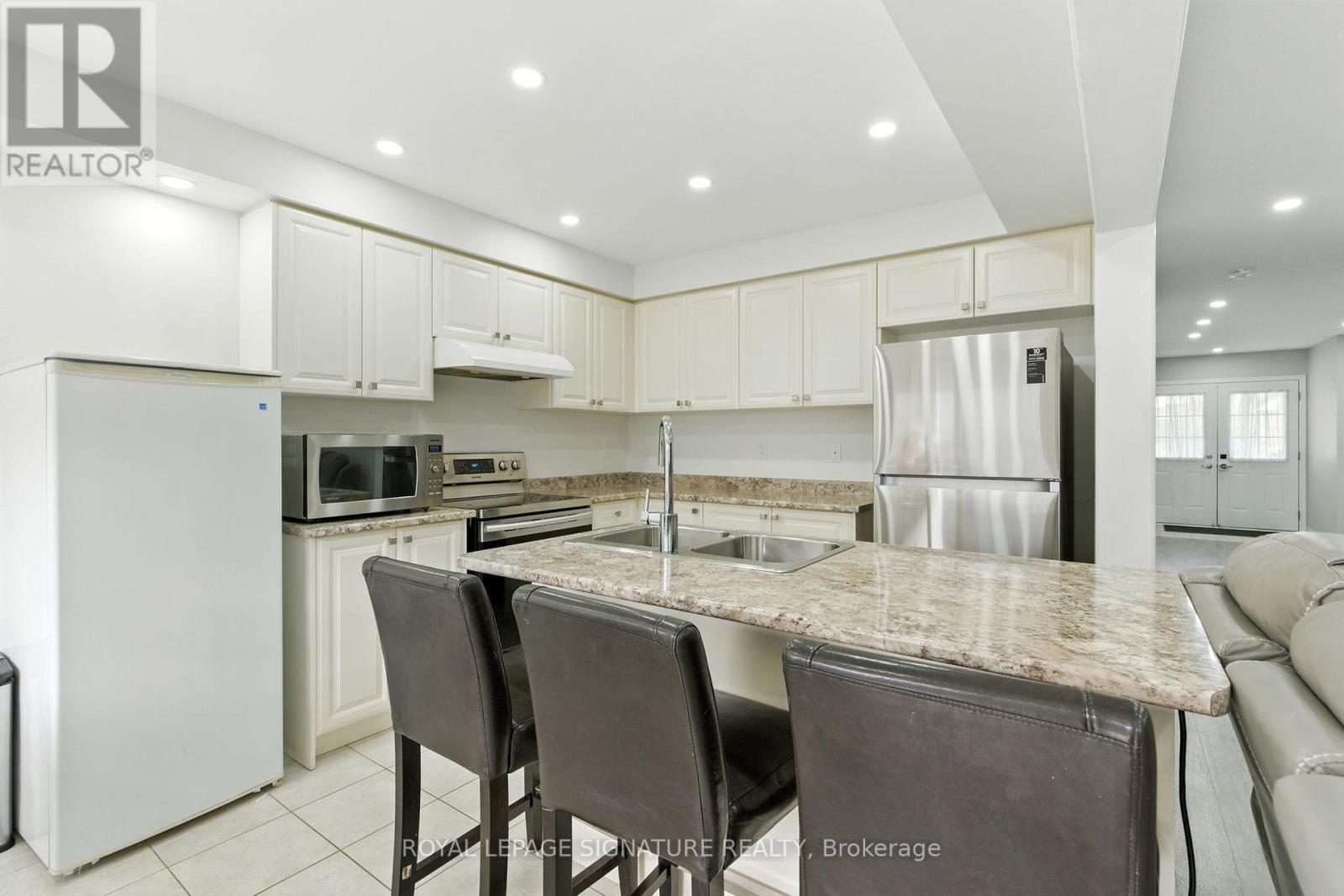 16 Froggy Drive, Thorold, Ontario  L3B 0G9 - Photo 9 - X12779834