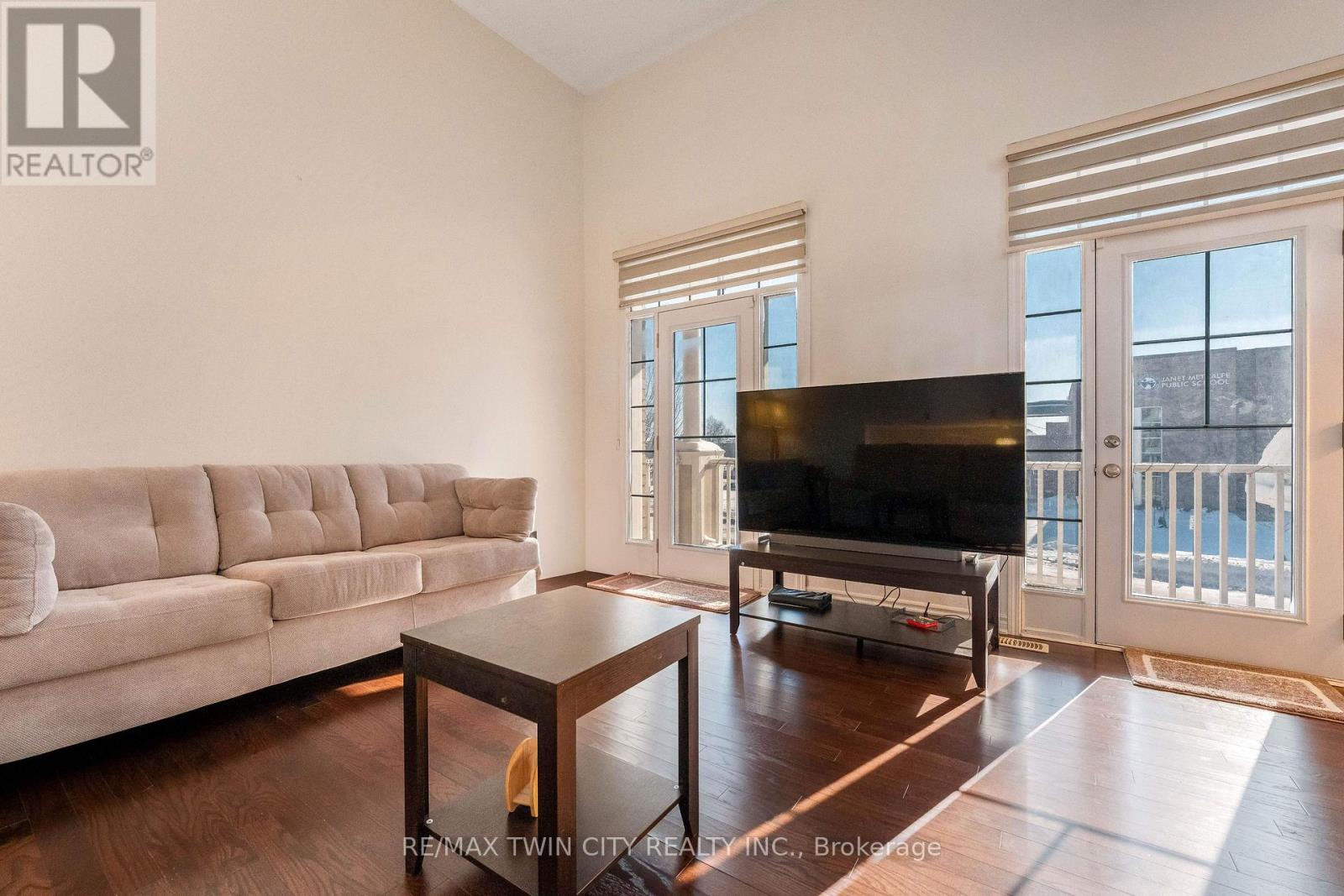 342 Seabrook Drive, Kitchener, Ontario  N2R 0L8 - Photo 19 - X12779974