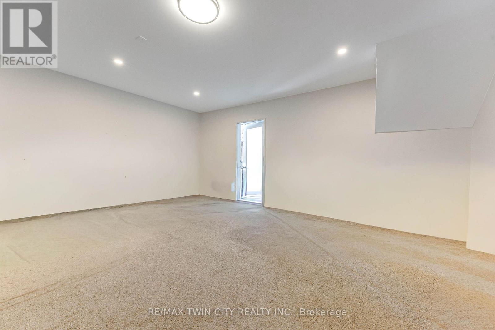 342 Seabrook Drive, Kitchener, Ontario  N2R 0L8 - Photo 40 - X12779974