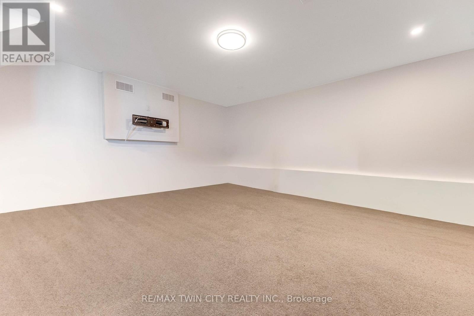 342 Seabrook Drive, Kitchener, Ontario  N2R 0L8 - Photo 41 - X12779974