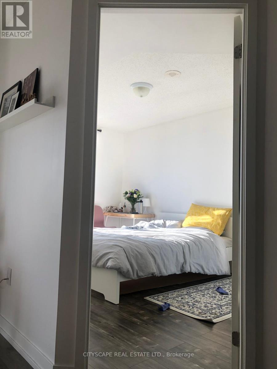 525 - 812 Lansdowne Avenue, Toronto, Ontario  M6H 4K5 - Photo 7 - W12759230