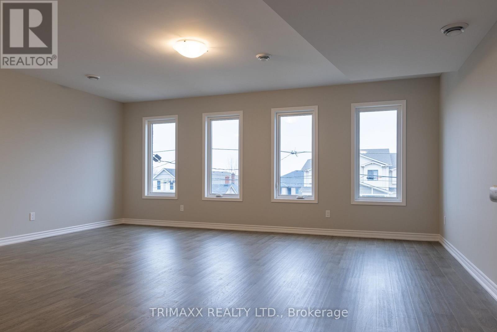 25b Oakdale Avenue, St. Catharines, Ontario  L2P 2B8 - Photo 17 - X12779866