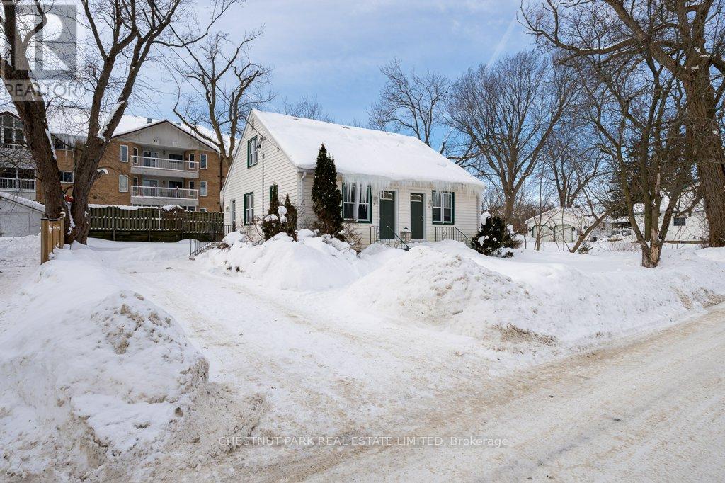 31-33 Washburn Street, Prince Edward County (Picton Ward), Ontario  K0K 2T0 - Photo 1 - X12779982