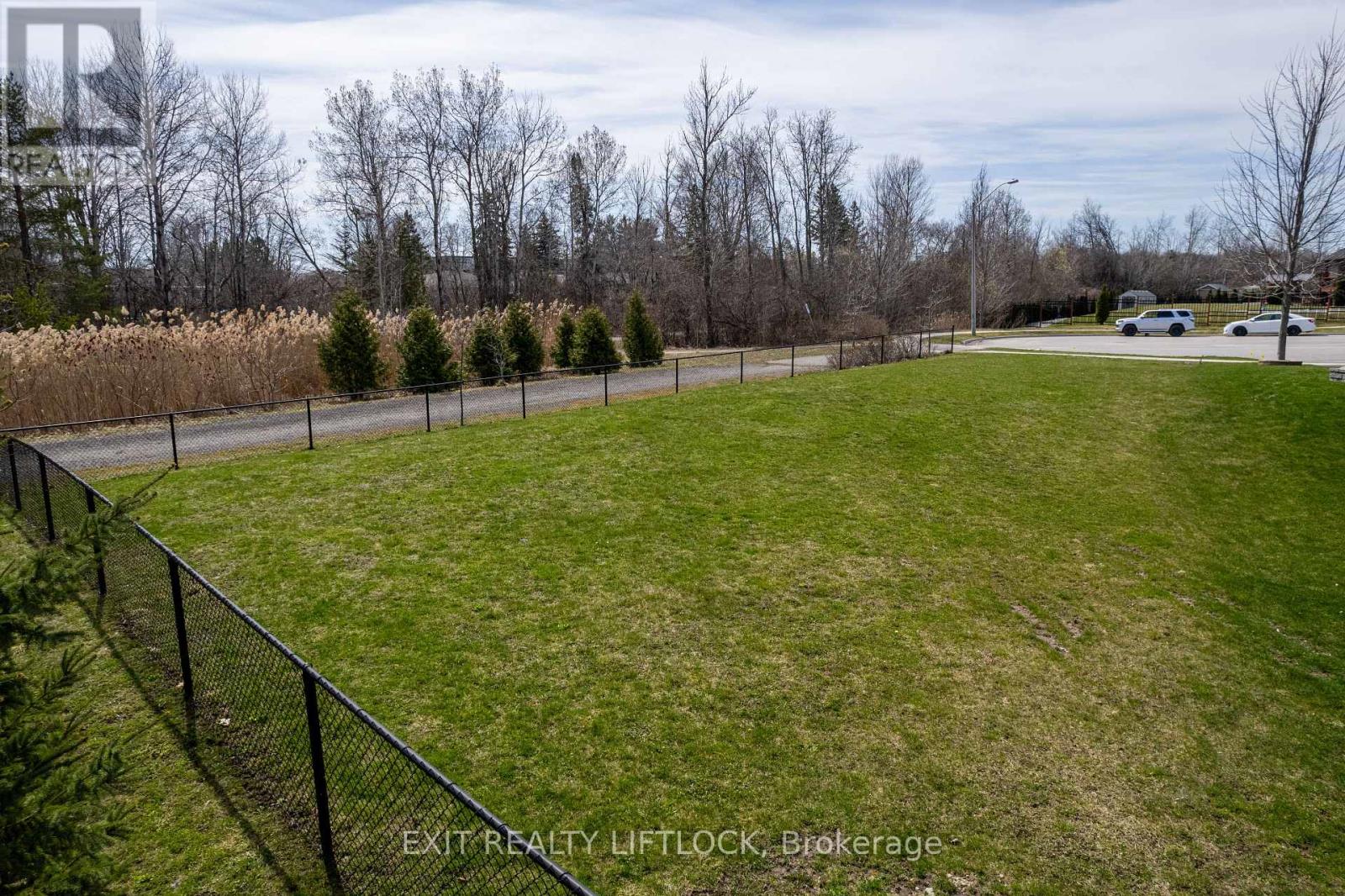 418 Raymond Street, Peterborough (Northcrest Ward 5), Ontario  K9H 0G9 - Photo 11 - X12780028