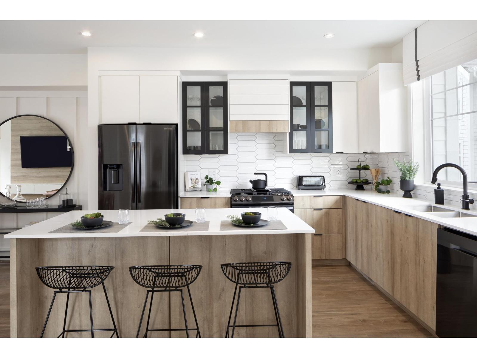 66 14541 Winter Crescent, Surrey, British Columbia  V4P 0G5 - Photo 1 - R3088556