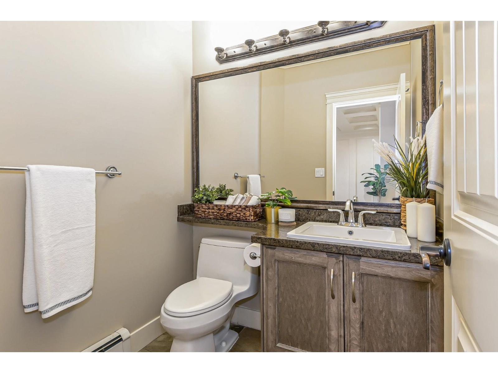 19478 72 Avenue, Surrey, British Columbia  V4N 5Z4 - Photo 12 - R3088423