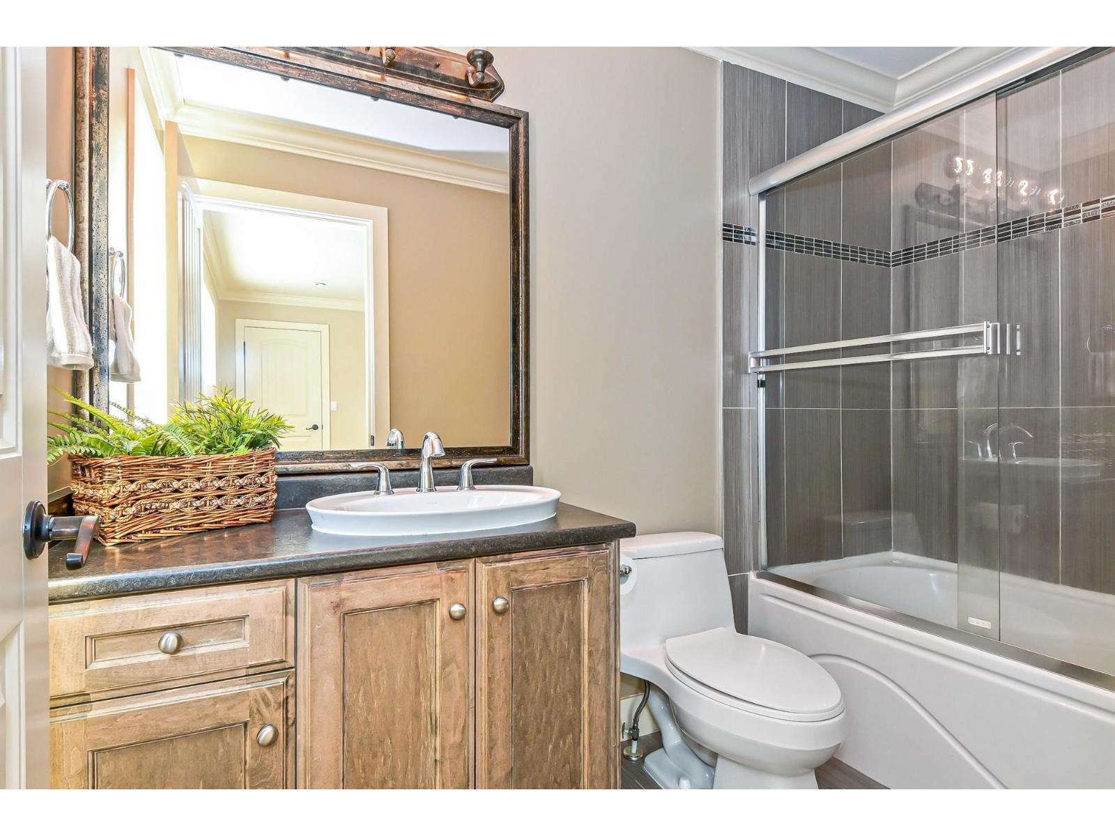 19478 72 Avenue, Surrey, British Columbia  V4N 5Z4 - Photo 16 - R3088423