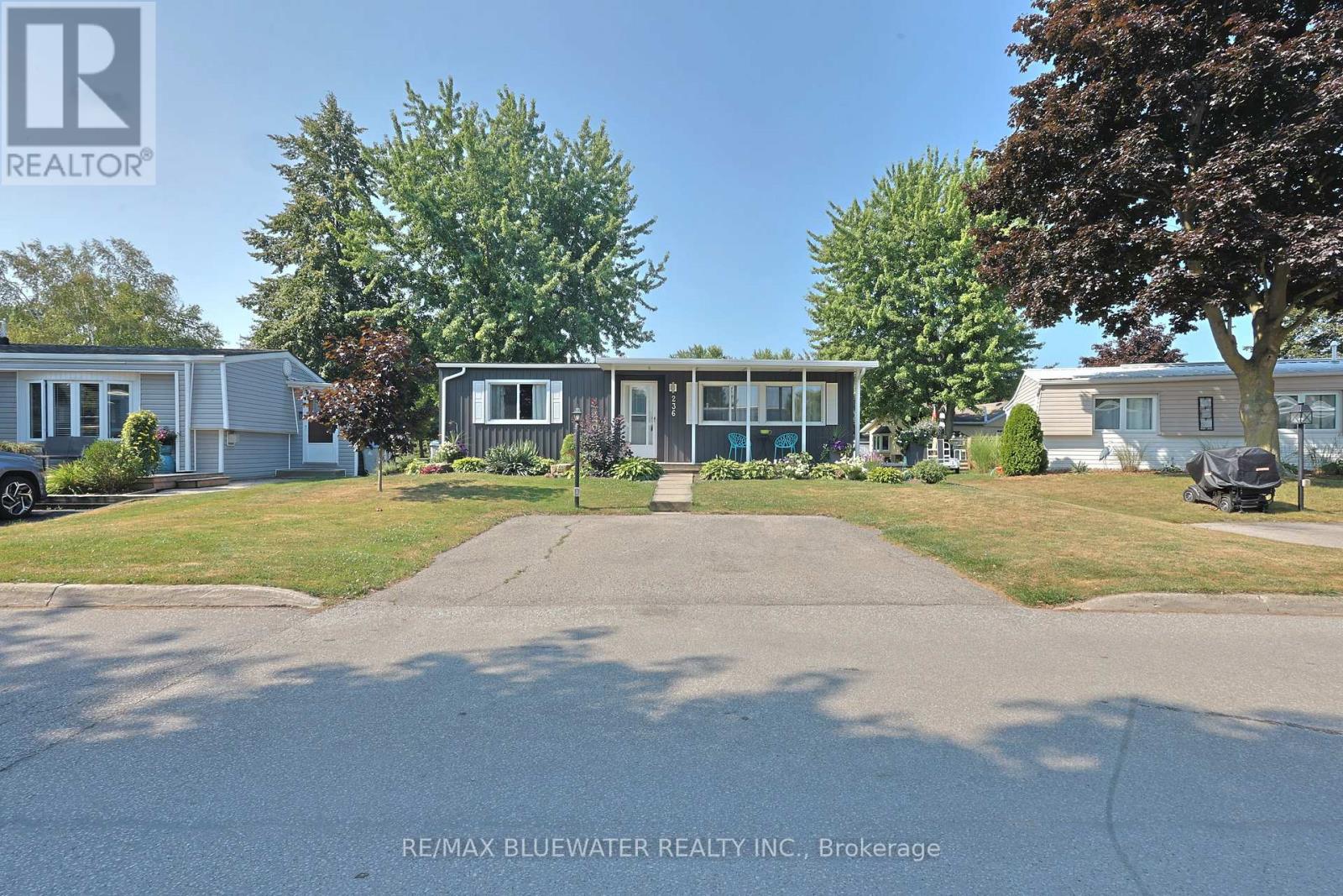 Photo 27 of 36 for 236 Pebble Beach Parkway