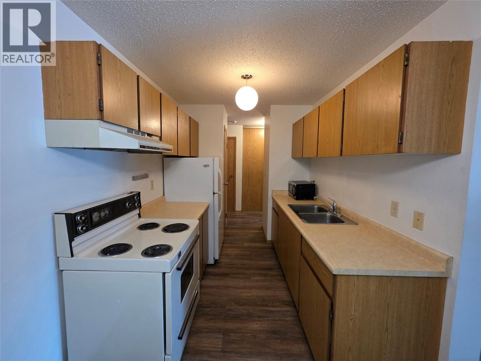 10 Cariboo Drive Unit# 408, Elkford, British Columbia  V0B 1H0 - Photo 9 - 10371834