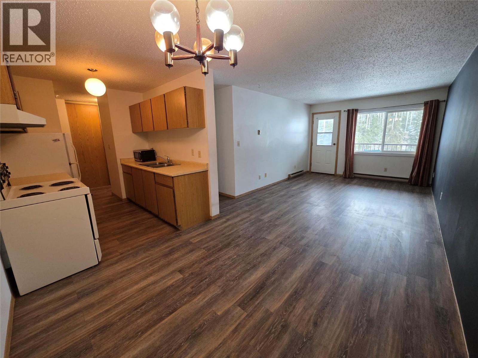 10 Cariboo Drive Unit# 408, Elkford, British Columbia  V0B 1H0 - Photo 10 - 10371834