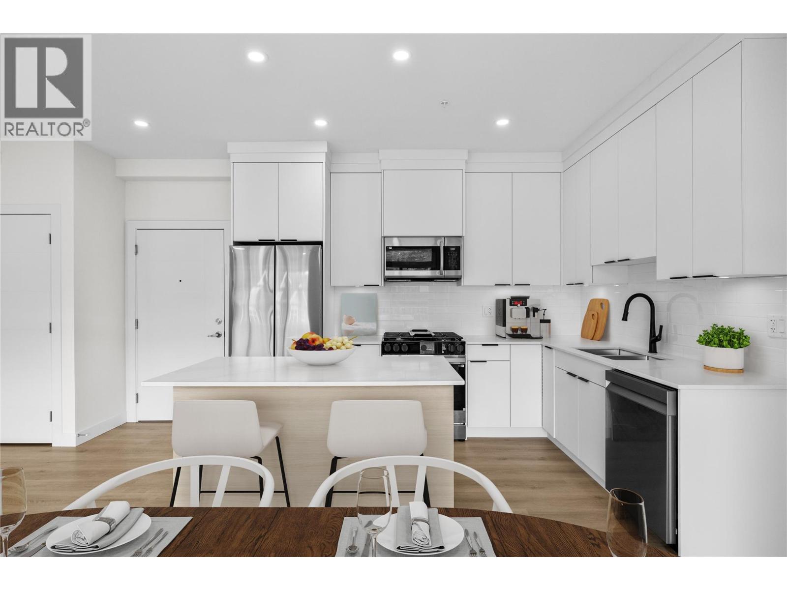 5300 Main Street Unit# 202, Kelowna, British Columbia  V1W 0C1 - Photo 3 - 10371856