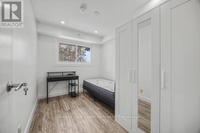 4 - 69 Blythwood Road N, Waterloo, Ontario  N2L 3Z9 - Photo 13 - X12751448