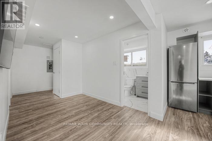 4 - 69 Blythwood Road N, Waterloo, Ontario  N2L 3Z9 - Photo 8 - X12751448