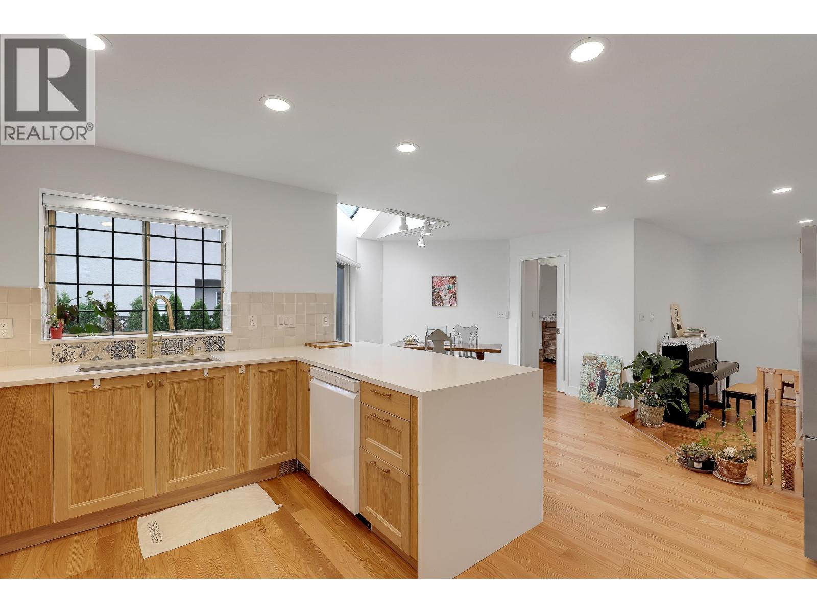 907 Sprice Avenue, Coquitlam, British Columbia  V3J 7M2 - Photo 15 - R3088929